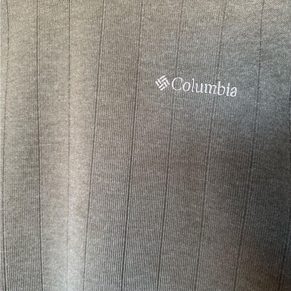Columbia Men's Olive Worn In V-Neck Sweater Fall Cozy Warm Layer Size Large - Picture 3 of 6
